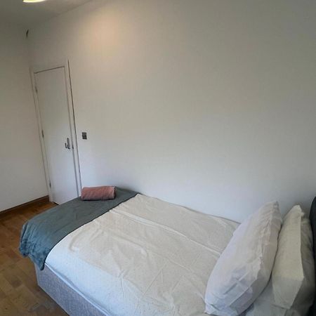 Good Priced Single Rooms In Northolt Exteriör bild