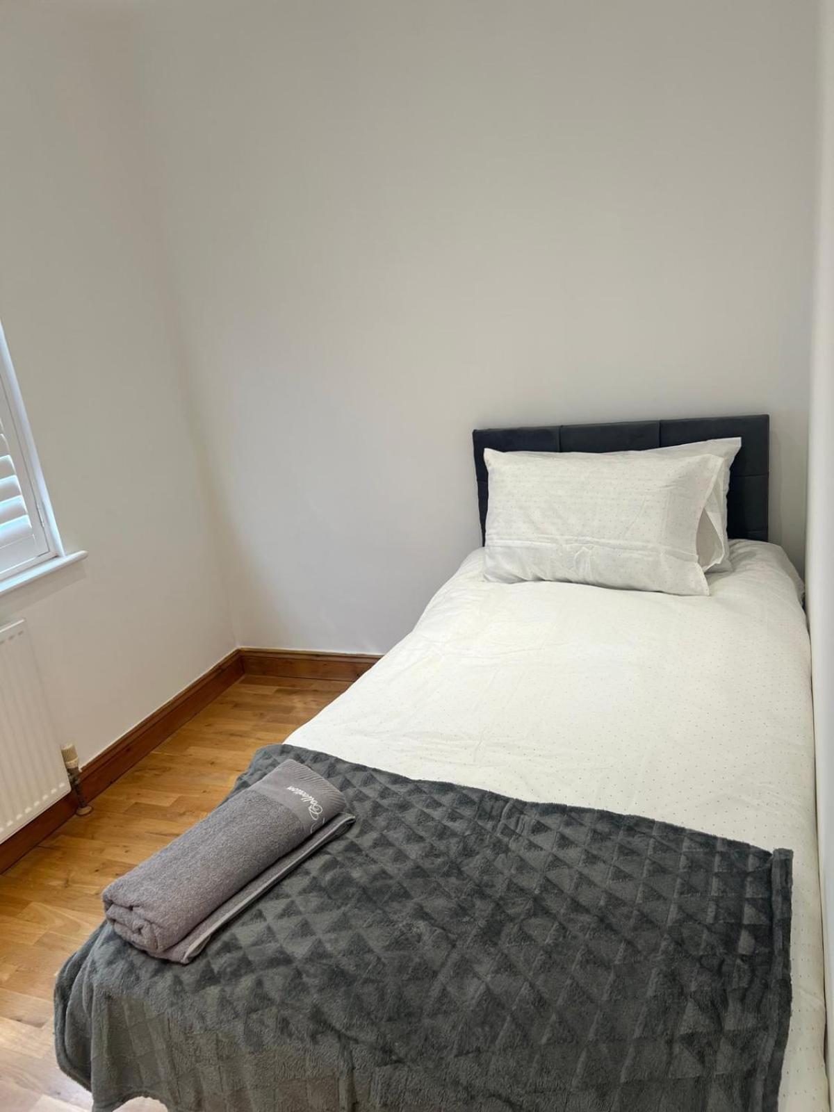 Good Priced Single Rooms In Northolt Exteriör bild