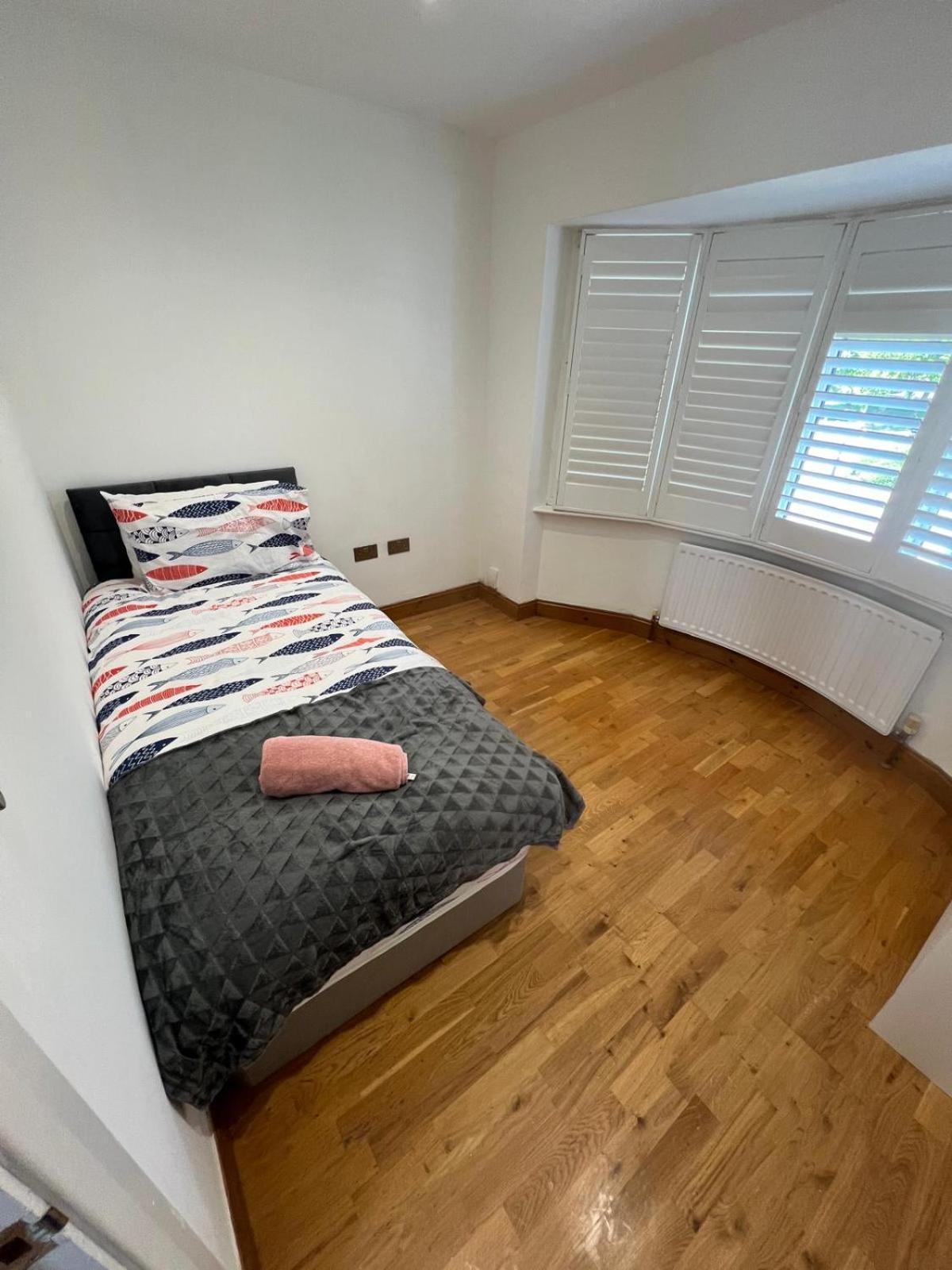 Good Priced Single Rooms In Northolt Exteriör bild