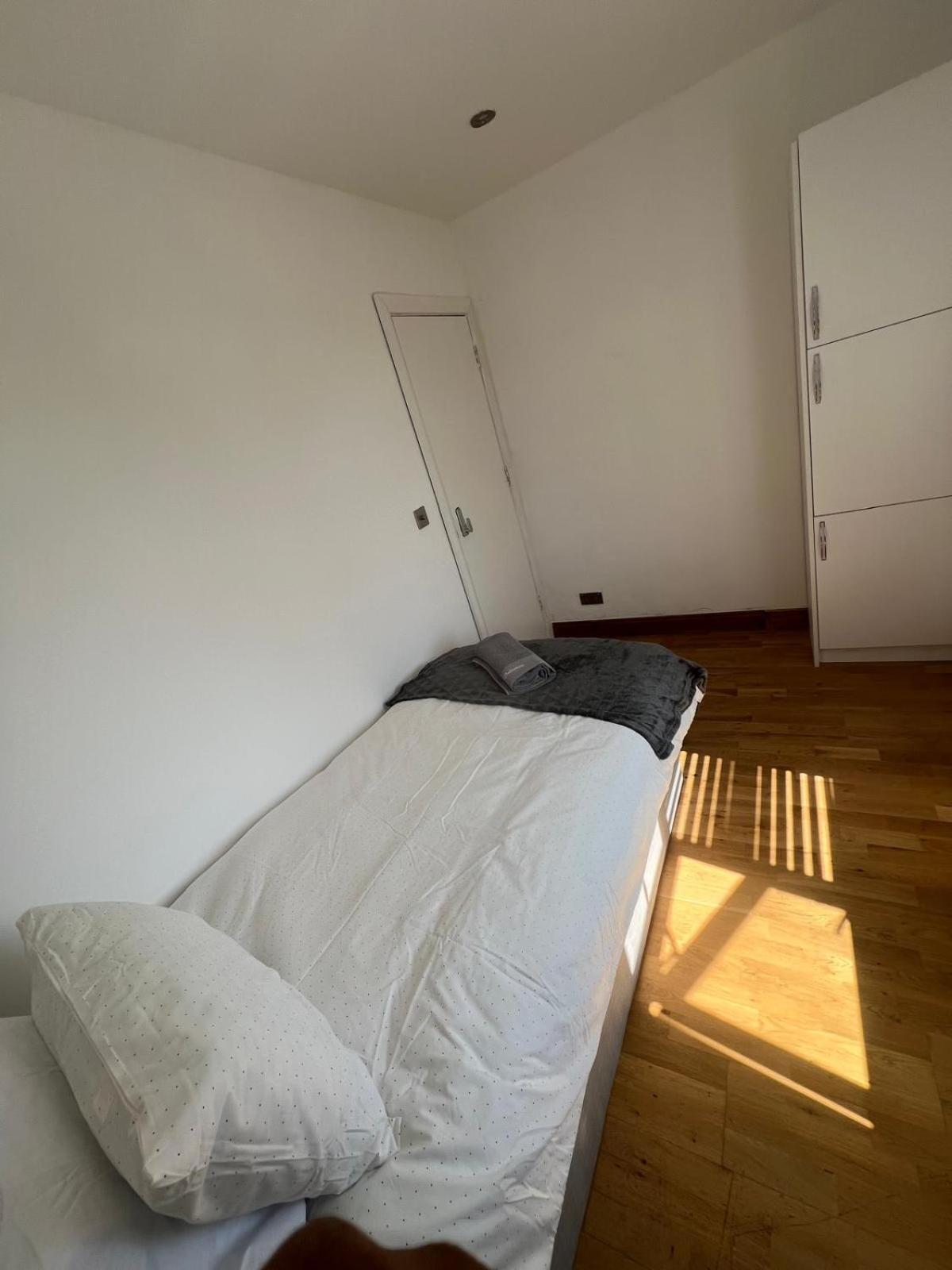 Good Priced Single Rooms In Northolt Exteriör bild